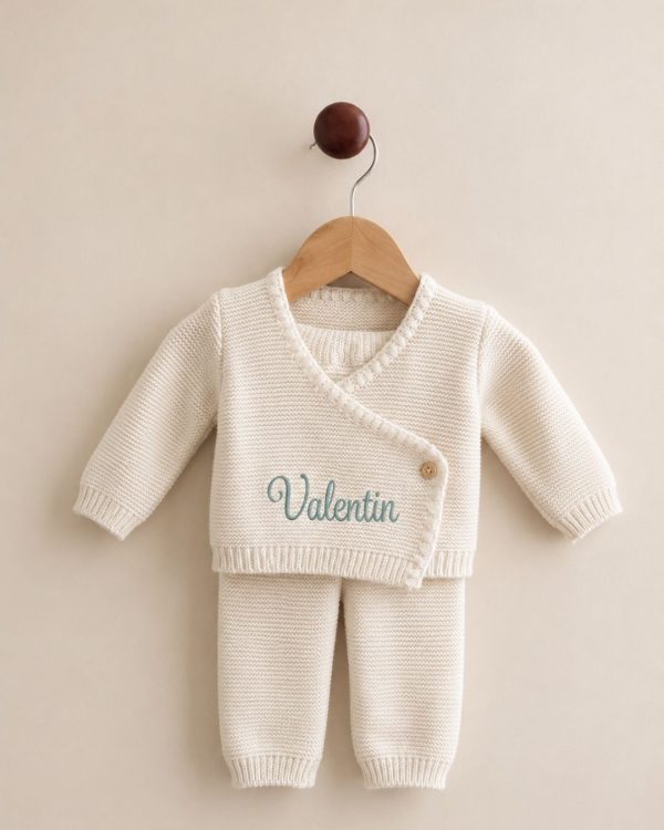 personnaliser tenue bebe détail broderie tenue naissance personnalisée