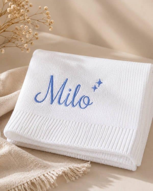 Prénom brodé sur couverture bébé