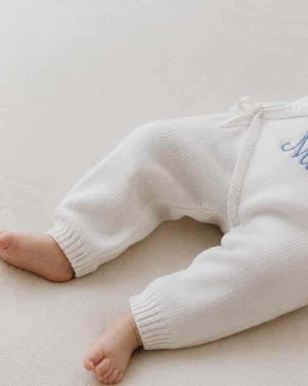 tenue de naissance personnalisée blanche brodée
