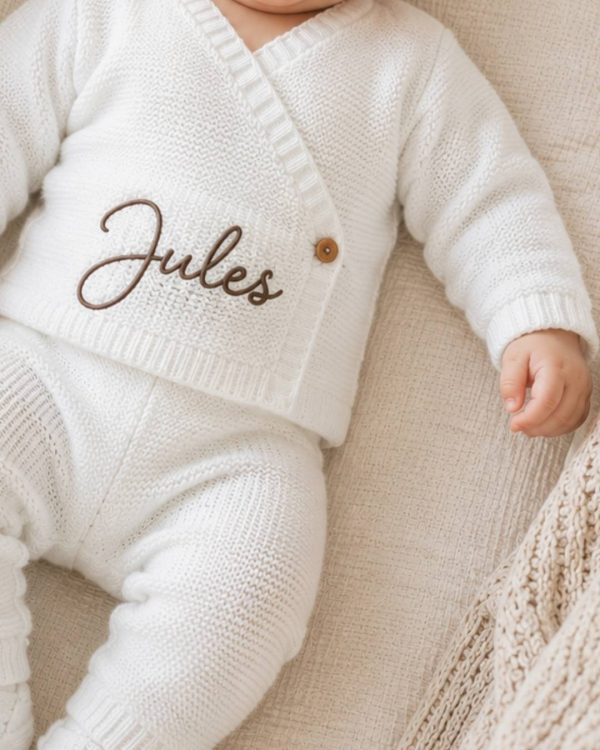 tenue-bebe-personnalise ensemble naissance personnalisé en maille